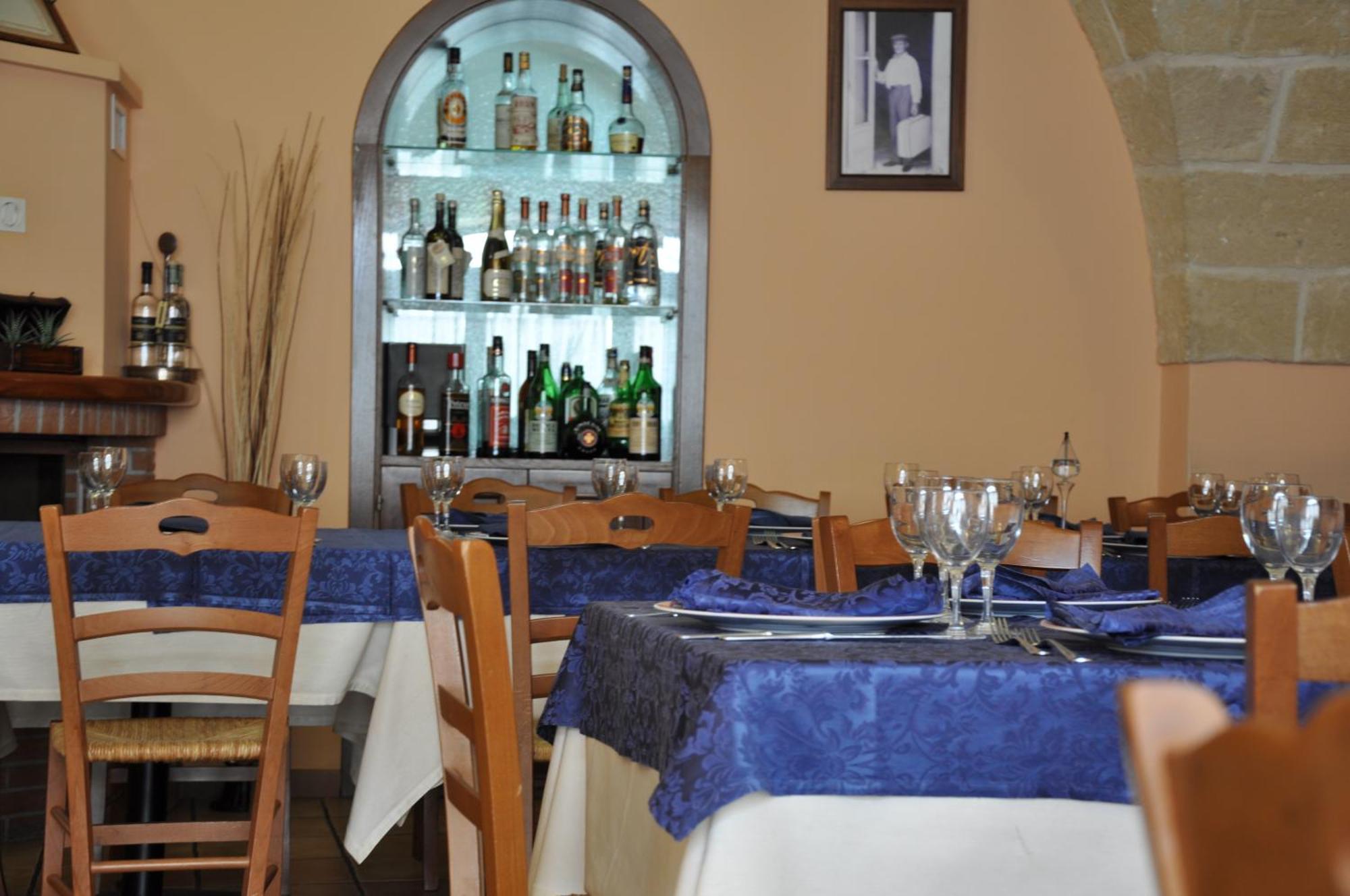 Al Borgo Antico Ristorante E B&B Crispiano Zewnętrze zdjęcie